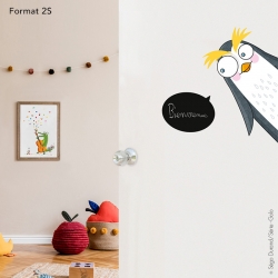 stickers pingouin pour décorer les portes de la chambre de bébé.